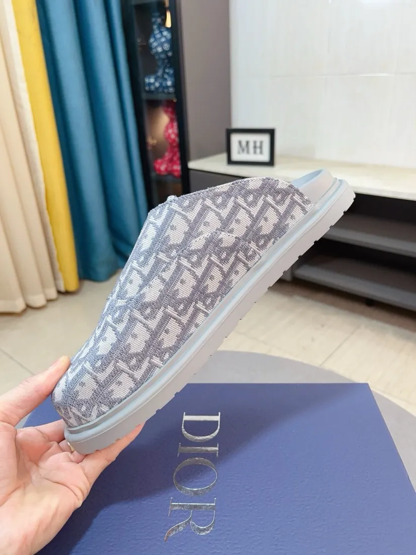 Men's shoes 💰380🌸🌸【Dior】Top purchasing agent 🇮🇹 Di Street Male God half drag counter synchronization, uppers imported from Italy with D logo fabric, high-quality complex splicing craftsmanship, soles: original soles specially provided by the original factory, exclusive event molded soles super comfortable, original factory single goods, 🔍🔍high quality, you can enter and exit the counter at will, welcome to compare, size number 38-45 (order 46)